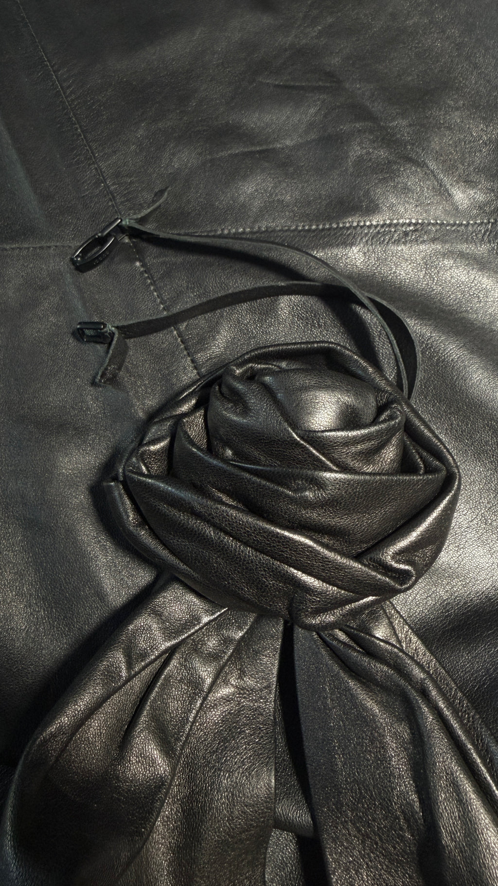Gucci by Tom Ford FW 1999 Rose Keyhole Black Leather Dress